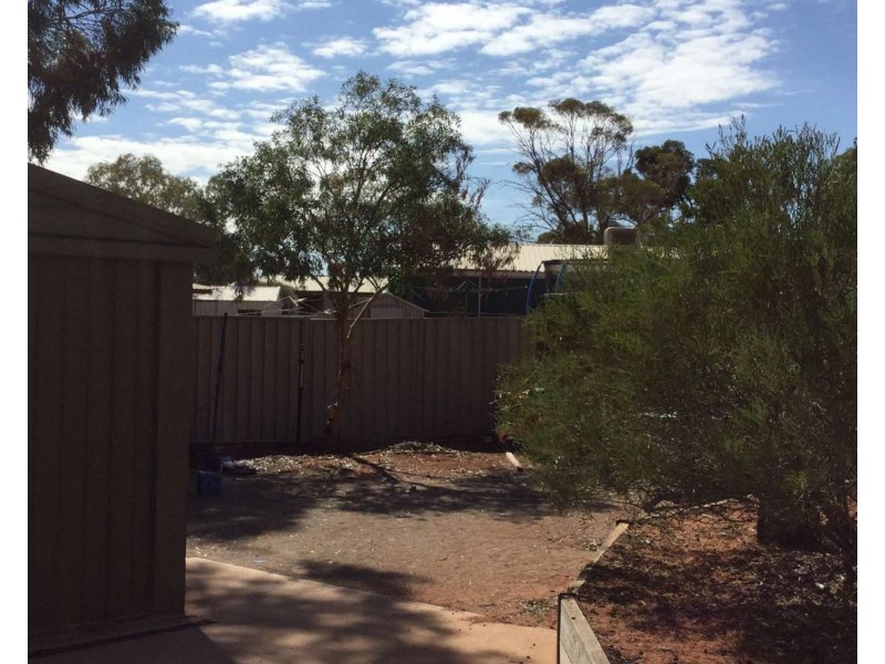 15 Mulgaria Street, Roxby Downs SA 5725