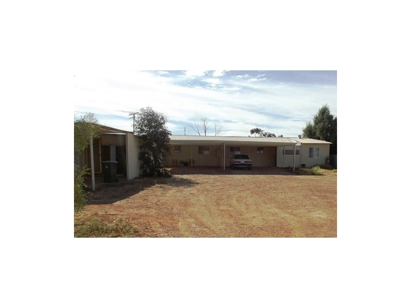 1 and 2, 302 Eyre St, Coober Pedy SA 5723