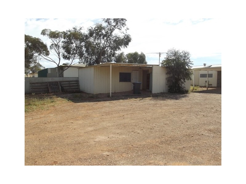 1 and 2, 302 Eyre St, Coober Pedy SA 5723