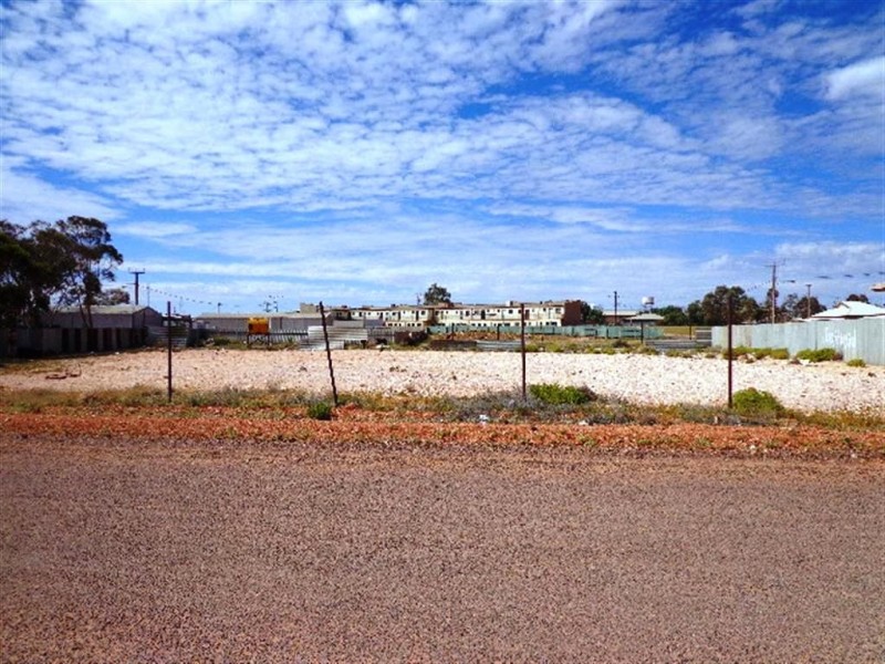 802 – 806 Van Brugge St + Miller St, Coober Pedy SA 5723
