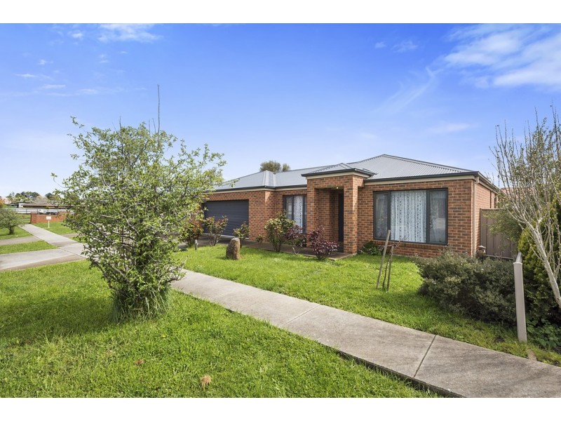 2 James Court, Kyneton VIC 3444
