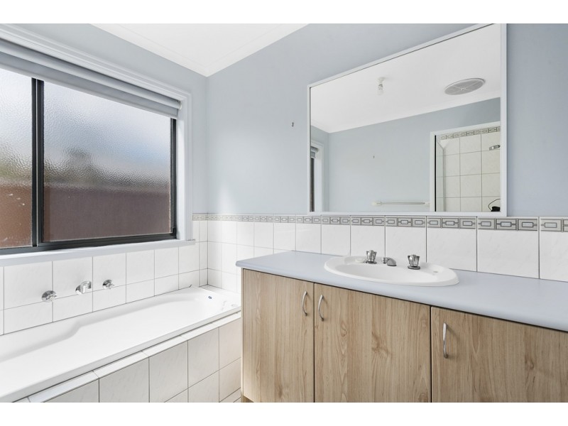 2 James Court, Kyneton VIC 3444