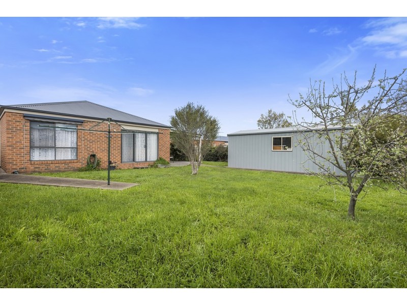 2 James Court, Kyneton VIC 3444