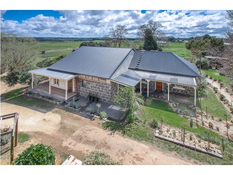 7 Fiddlers Green Road, Kyneton VIC 3444