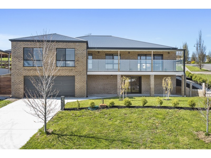 2 Ridgeway Crescent, Kyneton VIC 3444
