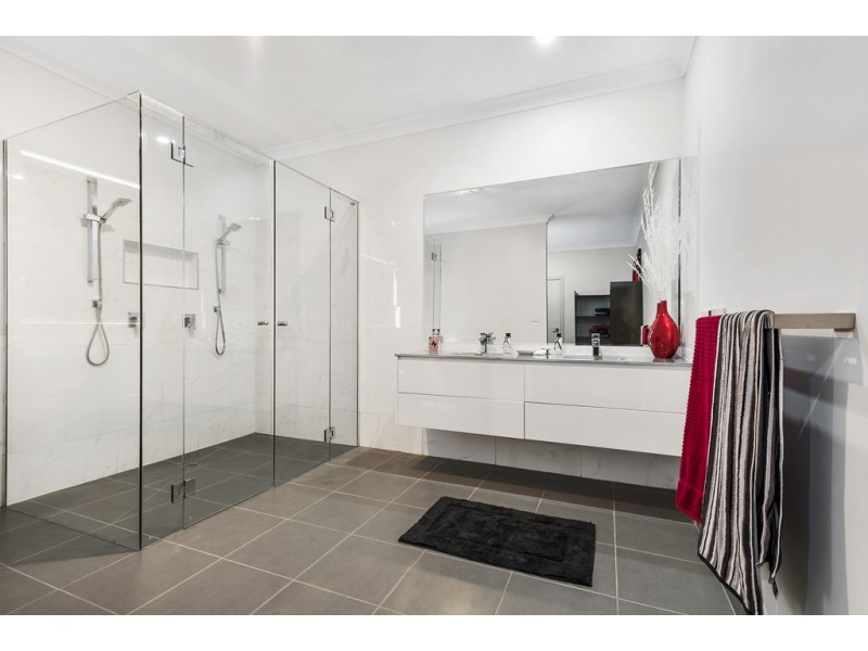 2 Ridgeway Crescent, Kyneton VIC 3444