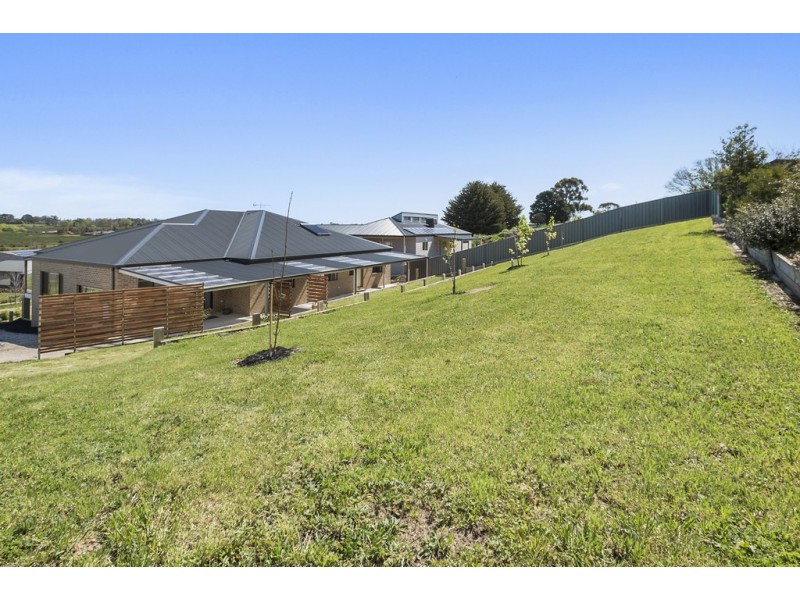 2 Ridgeway Crescent, Kyneton VIC 3444