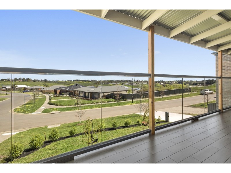 2 Ridgeway Crescent, Kyneton VIC 3444