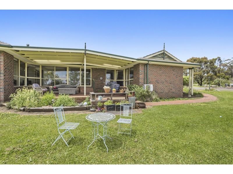 12 Degraves Court, Kyneton VIC 3444