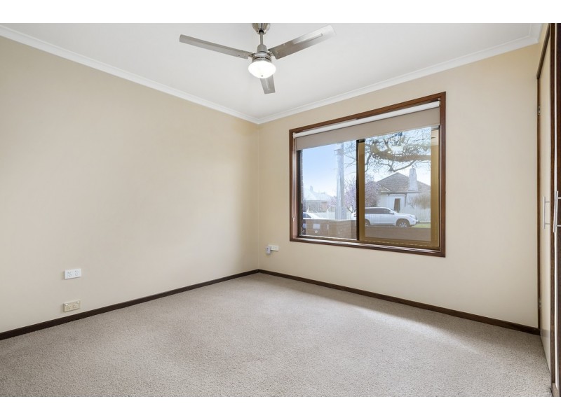 1/11 Edgecombe Street, Kyneton VIC 3444