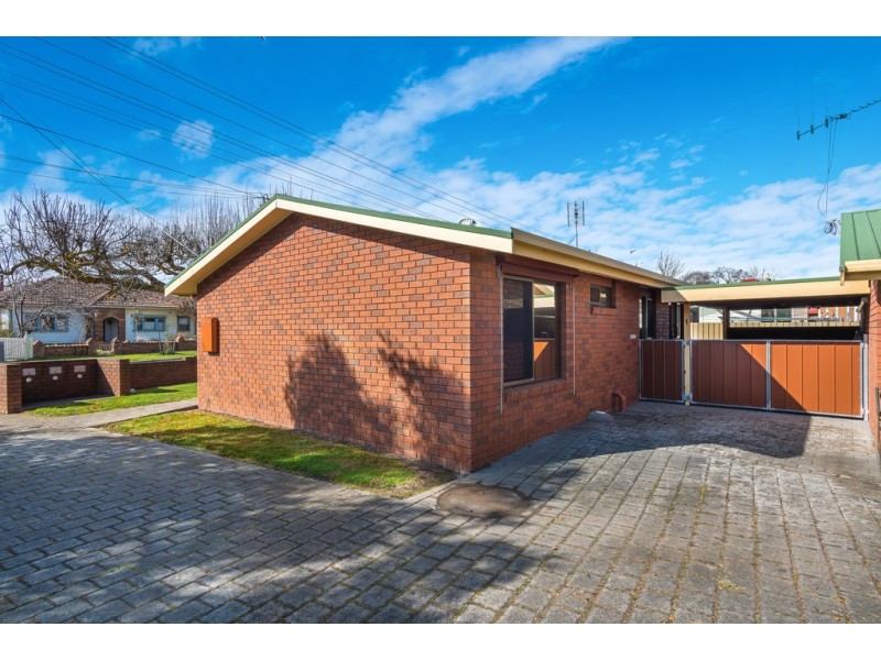 1/11 Edgecombe Street, Kyneton VIC 3444
