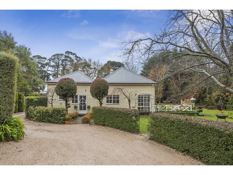 10 Corinella Road, Woodend VIC 3442