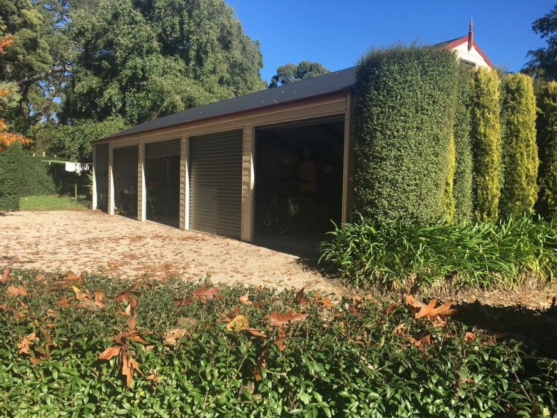 10 Corinella Road, Woodend VIC 3442
