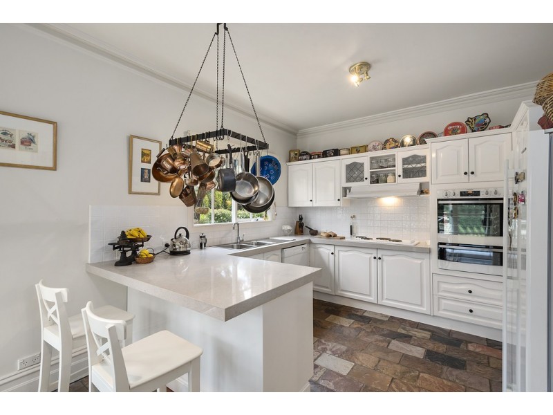 10 Corinella Road, Woodend VIC 3442
