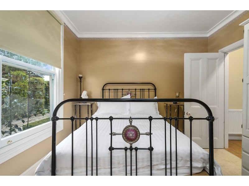 10 Corinella Road, Woodend VIC 3442