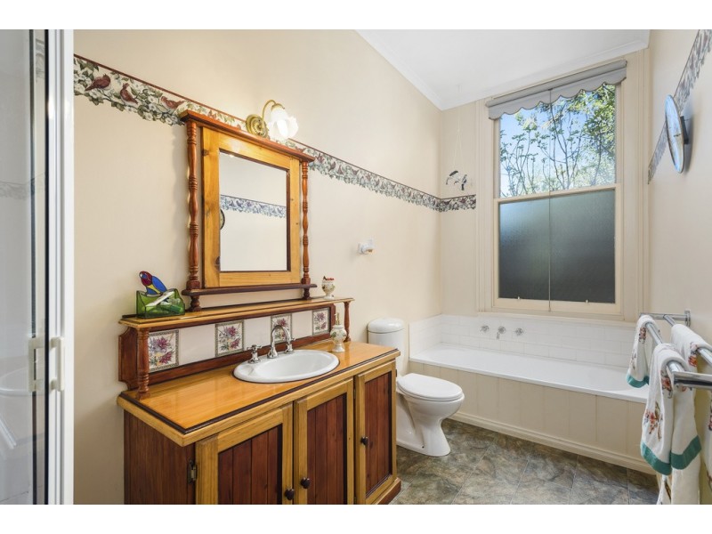 32 Simpson Street, Kyneton VIC 3444