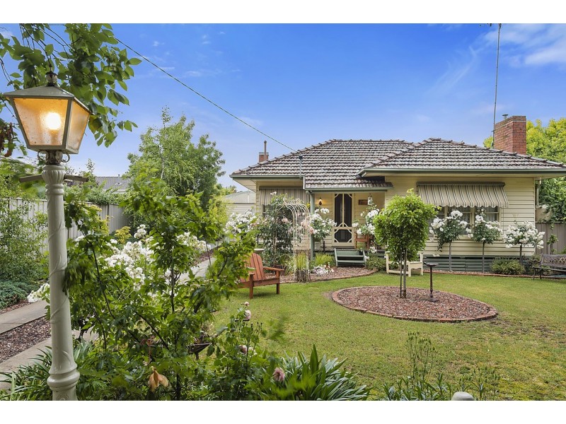 27 Beauchamp Street, Kyneton VIC 3444