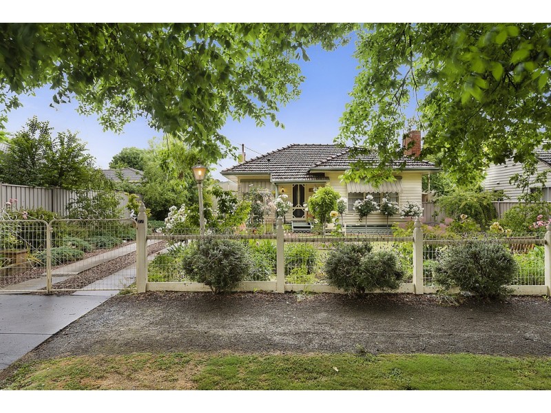 27 Beauchamp Street, Kyneton VIC 3444