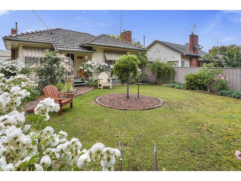 27 Beauchamp Street, Kyneton VIC 3444