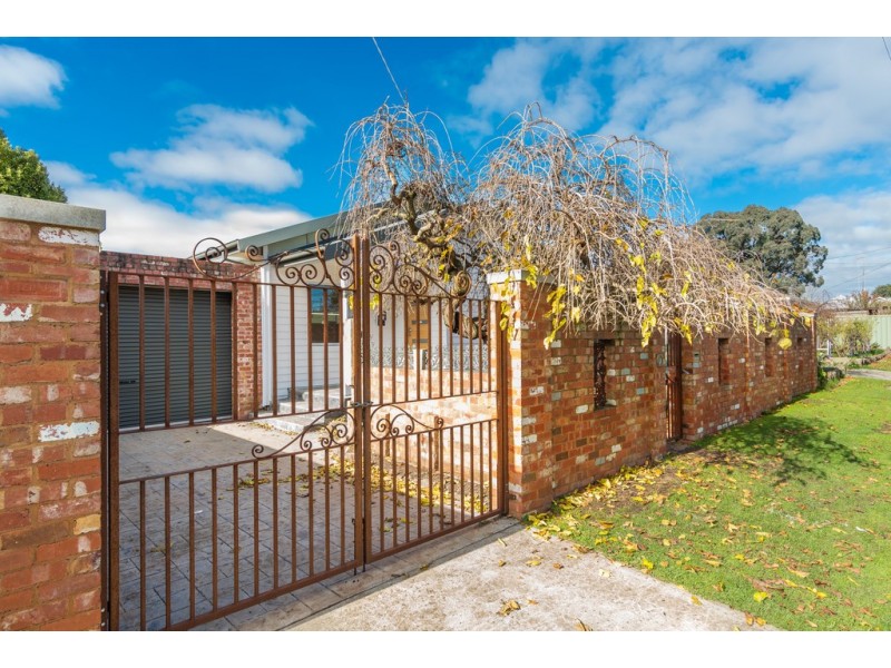 82 Ebden Street, Kyneton VIC 3444