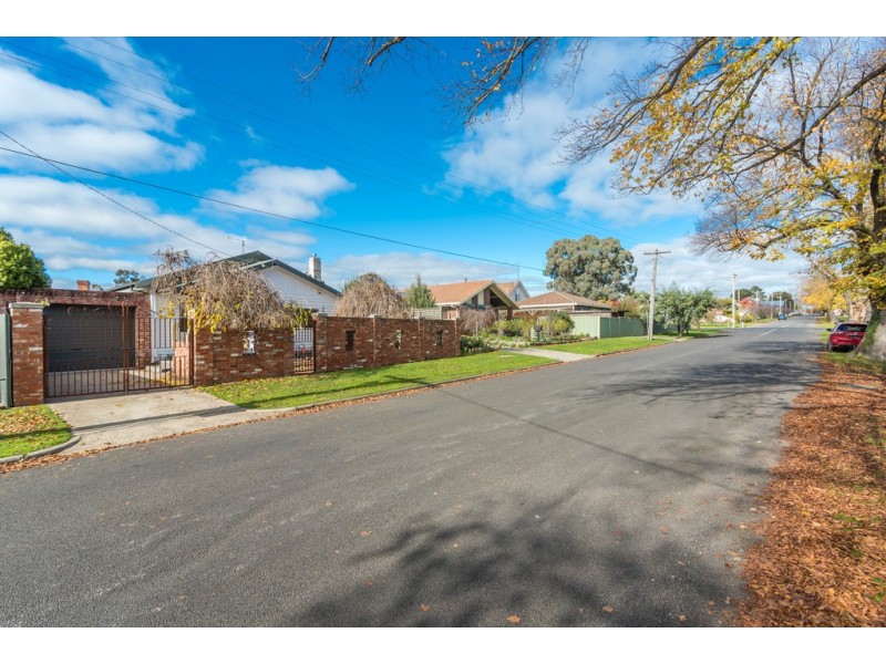 82 Ebden Street, Kyneton VIC 3444