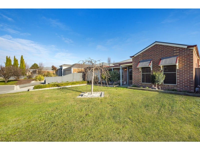 8 Banksia Crescent, Kyneton VIC 3444