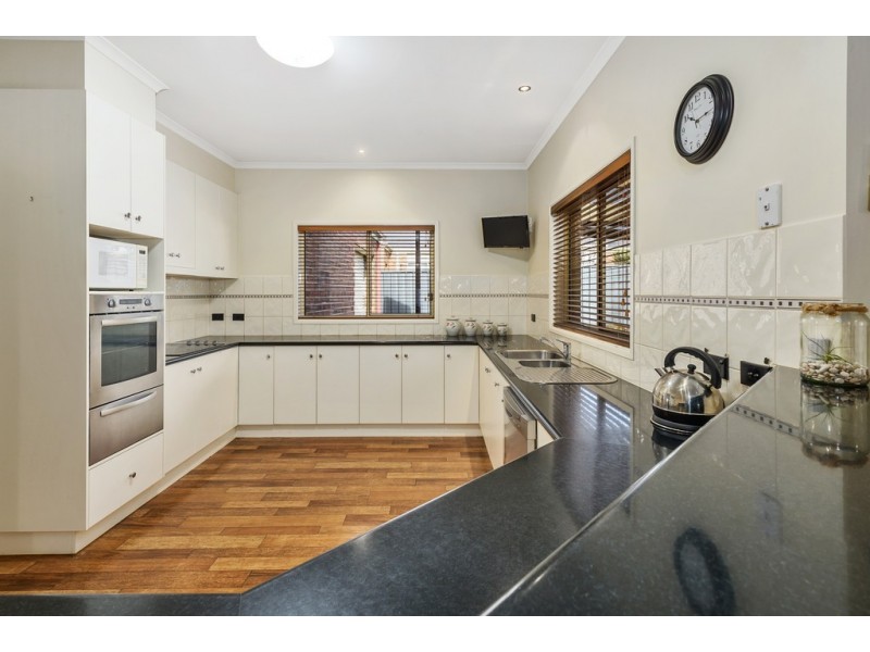 8 Banksia Crescent, Kyneton VIC 3444
