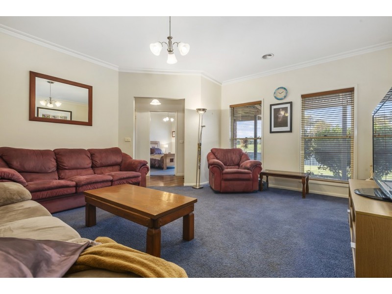 8 Banksia Crescent, Kyneton VIC 3444