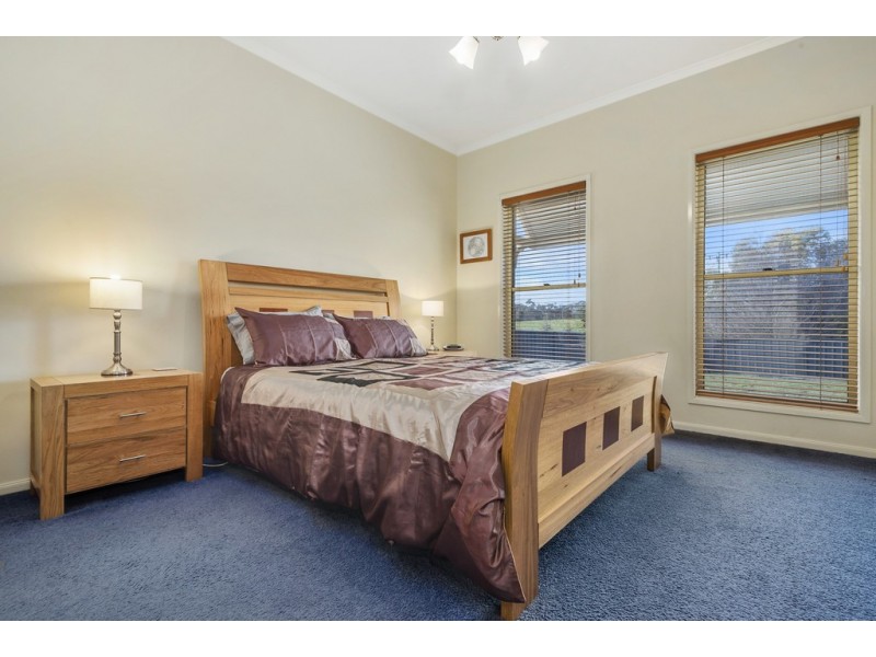 8 Banksia Crescent, Kyneton VIC 3444