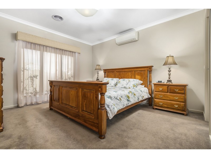 64 Warren Street, Kyneton VIC 3444