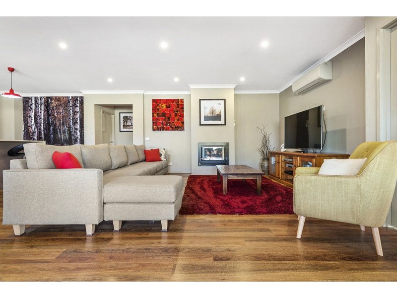 64 Warren Street, Kyneton VIC 3444