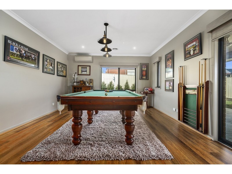 64 Warren Street, Kyneton VIC 3444