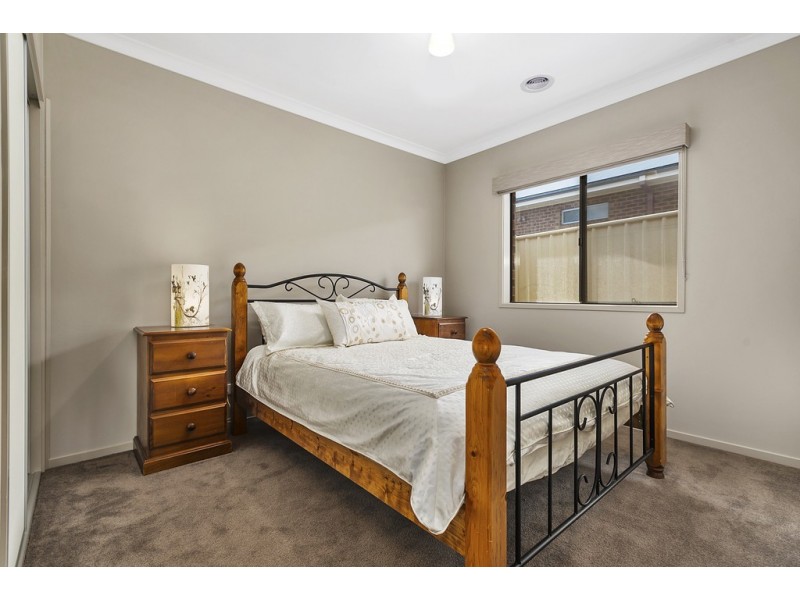 64 Warren Street, Kyneton VIC 3444