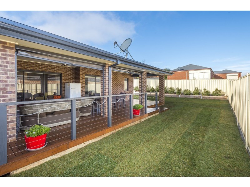 64 Warren Street, Kyneton VIC 3444