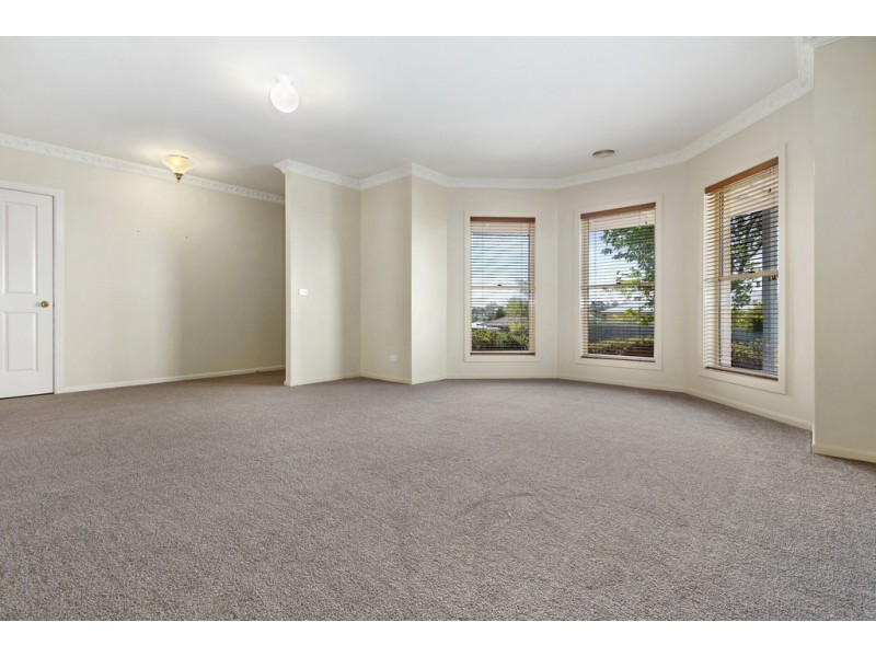 16 Palmer Place, Kyneton VIC 3444