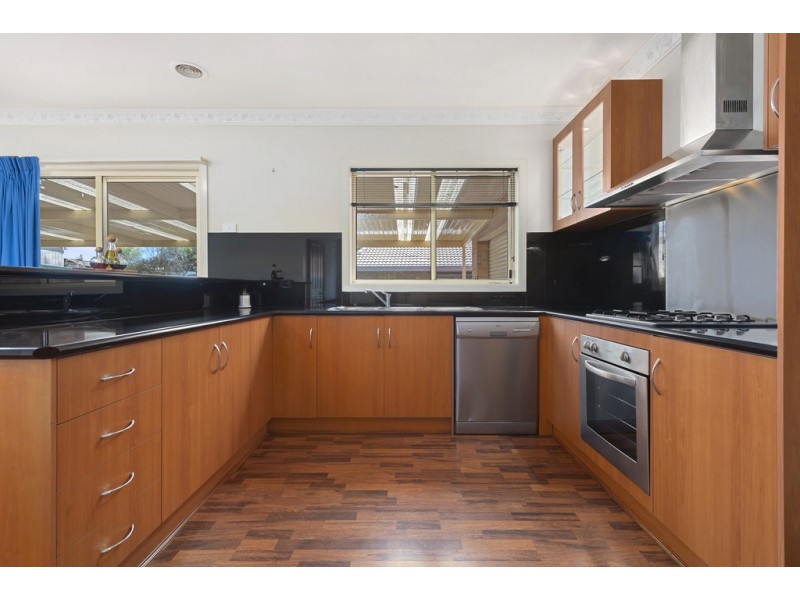 16 Palmer Place, Kyneton VIC 3444