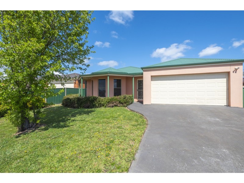 16 Palmer Place, Kyneton VIC 3444