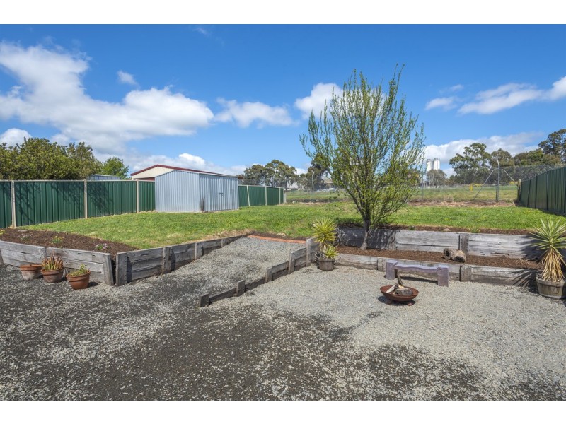 16 Palmer Place, Kyneton VIC 3444