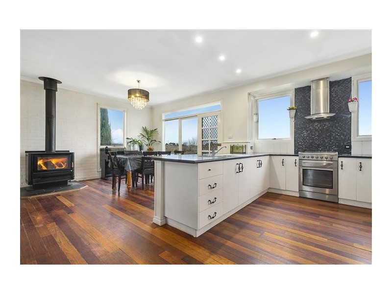 11 Wards Lane, Kyneton VIC 3444