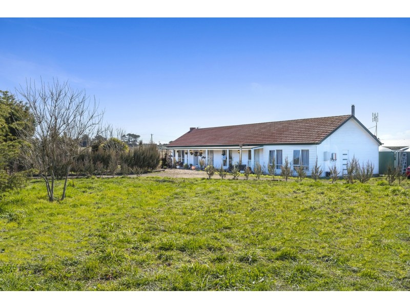 11 Wards Lane, Kyneton VIC 3444