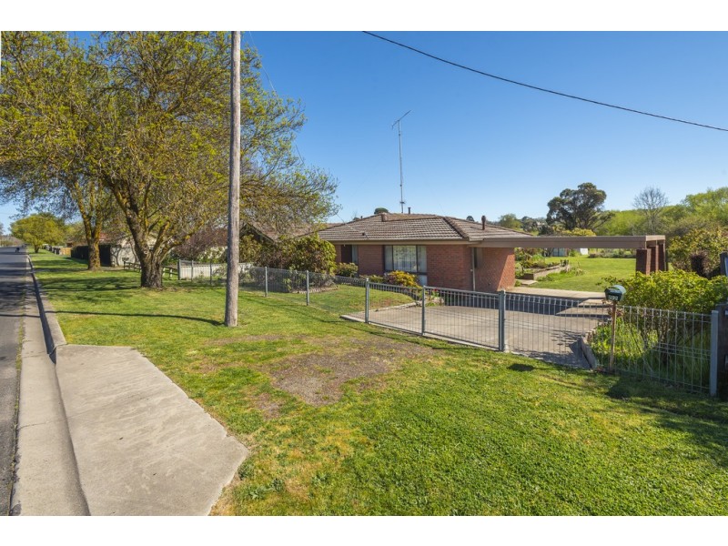 82 Beauchamp Street, Kyneton VIC 3444