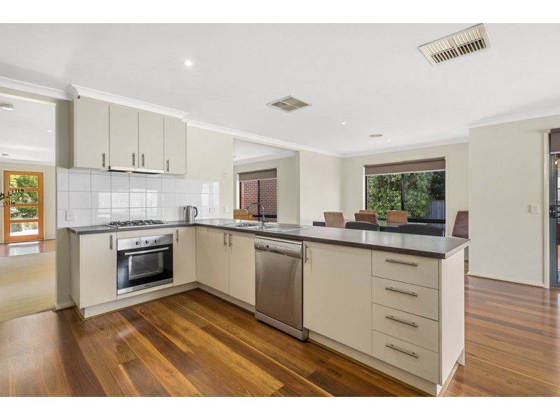 9 Penzance Court, Kyneton VIC 3444