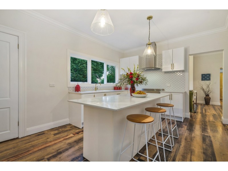 25 Yaldwyn Street East, Kyneton VIC 3444