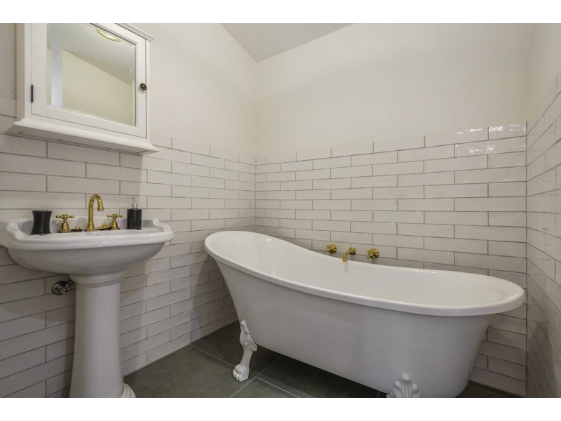 25 Yaldwyn Street East, Kyneton VIC 3444