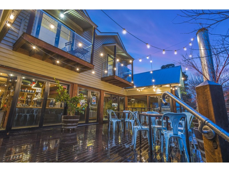 Motobean Cafe, 15 Ellesmere Place, Malmsbury VIC 3446