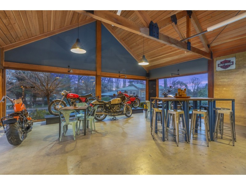 Motobean Cafe, 15 Ellesmere Place, Malmsbury VIC 3446