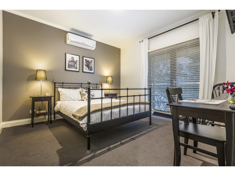 Motobean Cafe, 15 Ellesmere Place, Malmsbury VIC 3446