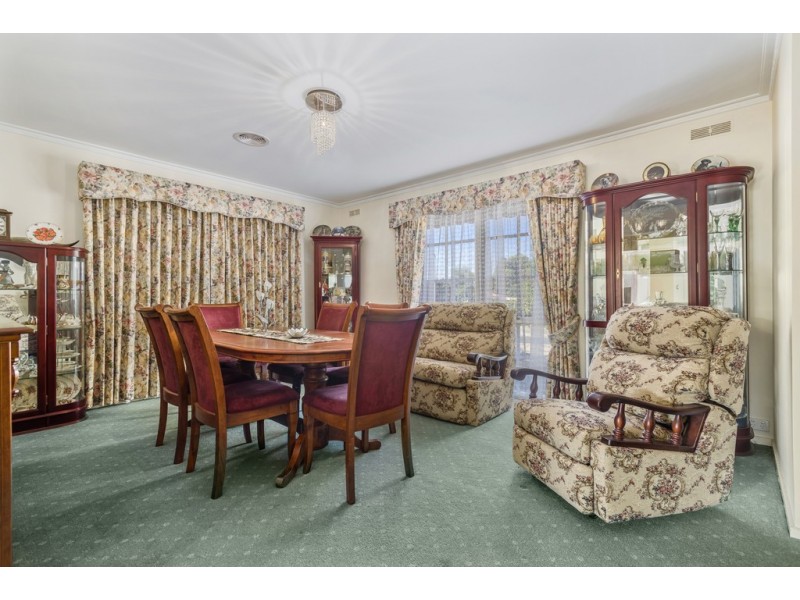 6 Castles Crescent, Kyneton VIC 3444