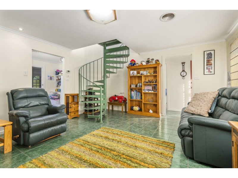 6 Castles Crescent, Kyneton VIC 3444