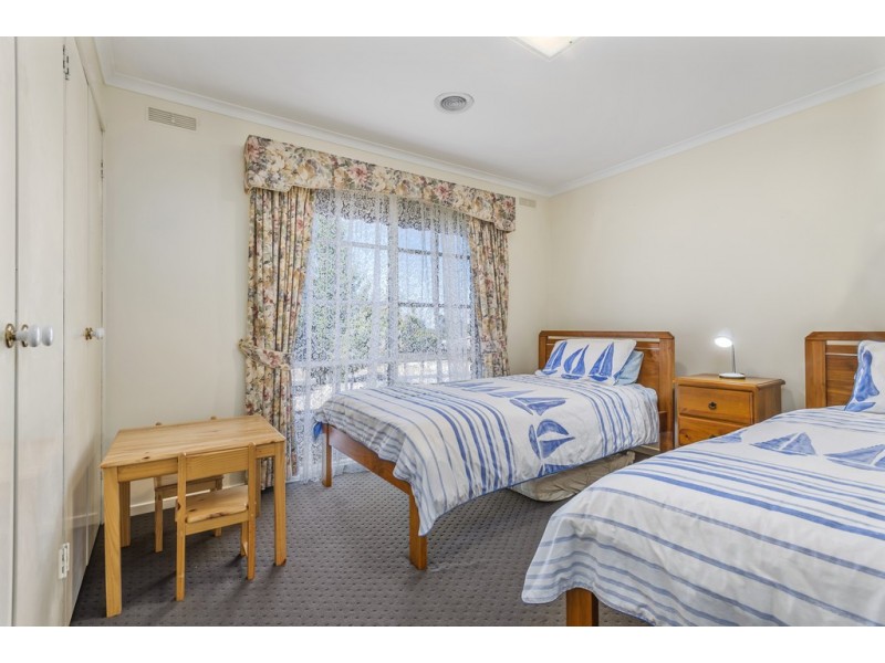 6 Castles Crescent, Kyneton VIC 3444